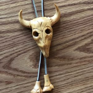 Hand Carved Wood Vintage Long Horned Steer Bolo Tie